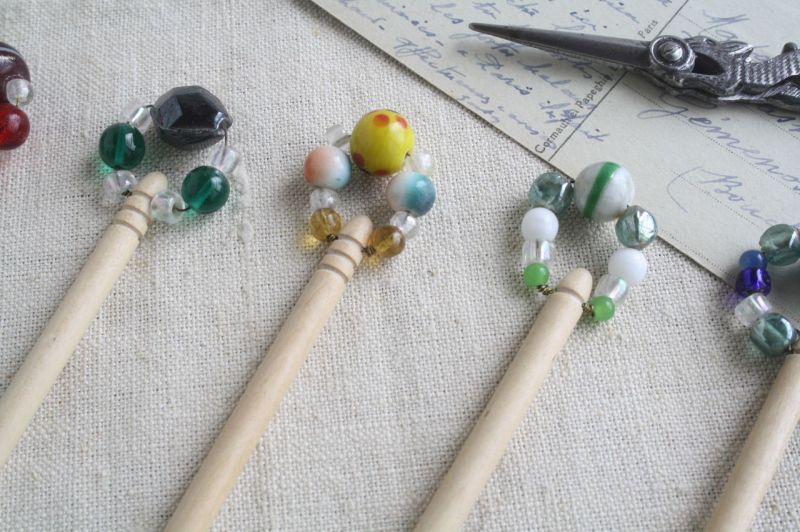 画像1: Antique beads bobbin (1)