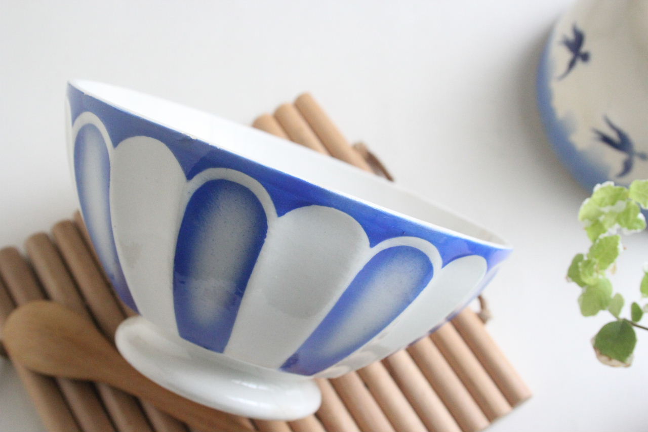画像1: Blue scallop bowl (1)