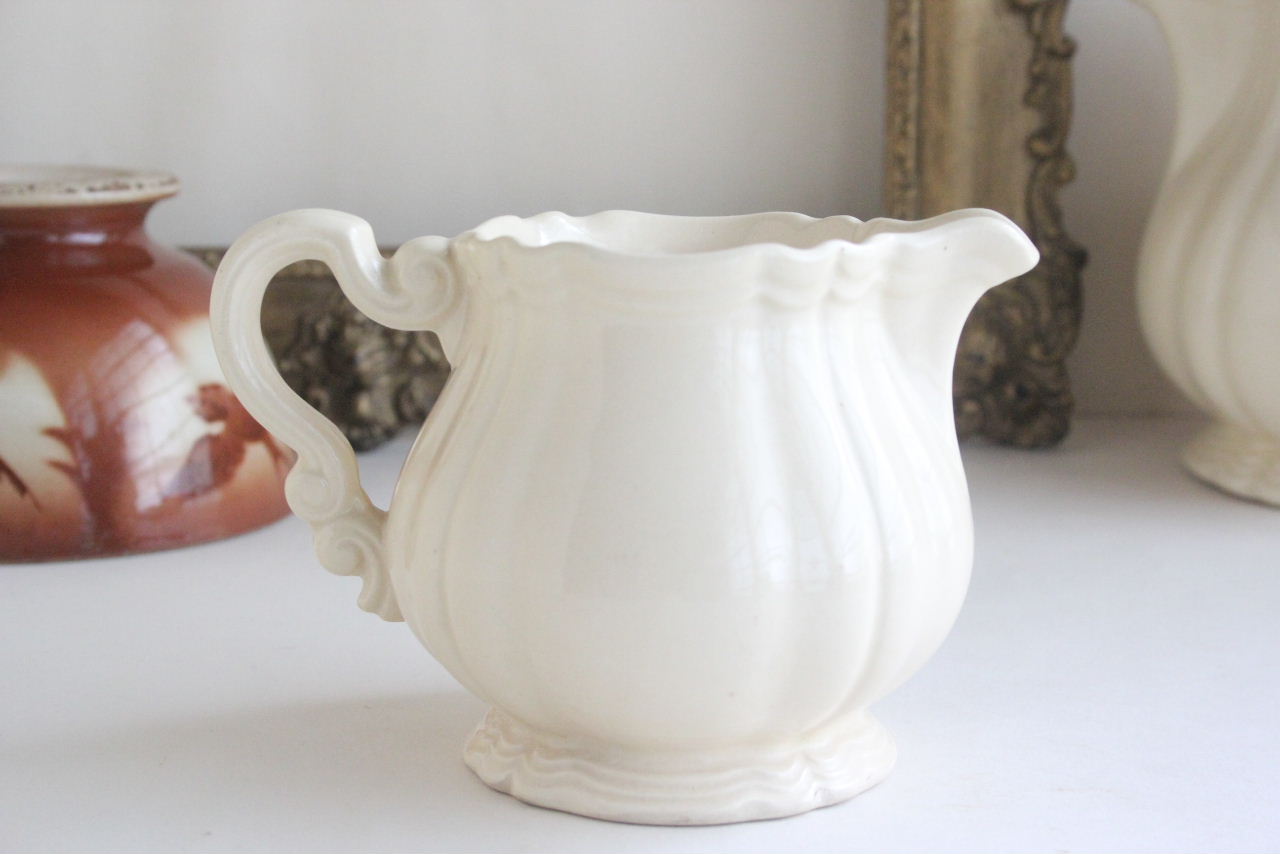 画像2: Ivory relief pitcher (2)